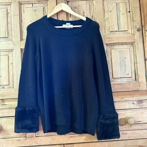 M Magaschoni Size M Black Faux Fur‎ Cuff Pullover Sweater Crew Neck Long Sleeve
